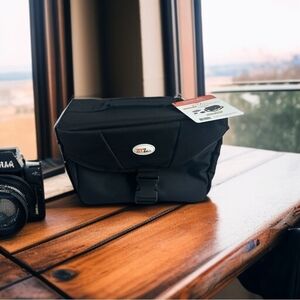 NWT ZITZTECH Large Gadget Bag Black Camera and  Equipment Holder Case
